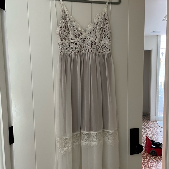 Lace summer dress. - Picture 1 of 2